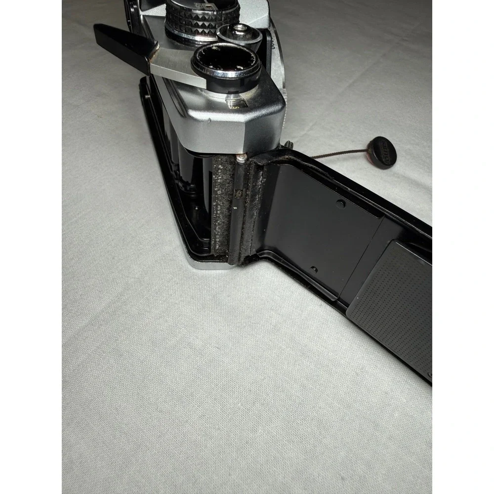 Vintage Olympus OM-2 MD 35mm SLR Film Camera Body Chrome Tested READ